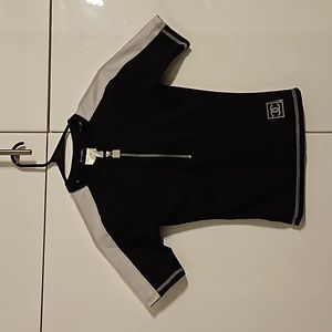 Chanel sports strachable short sleeves. Size 34.